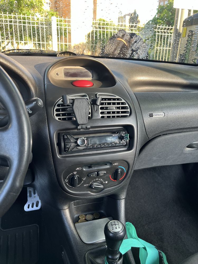 Carro Peugeot 206