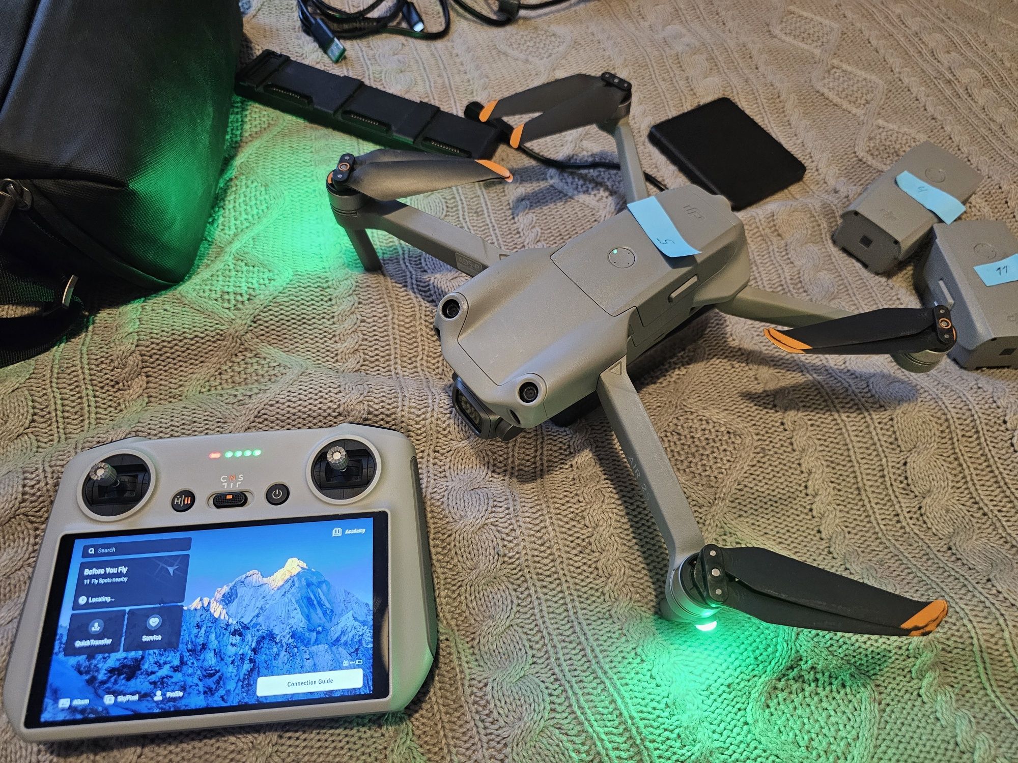 Dron DJI AIR2S fly more combo + kontroler RM330