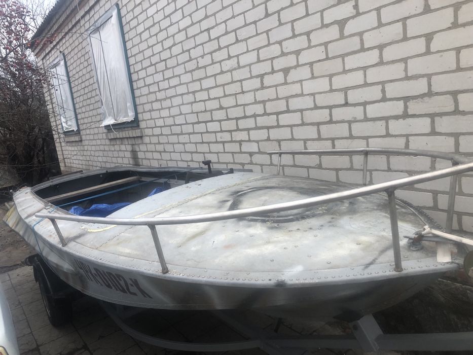Продам лодку Обь с мотором