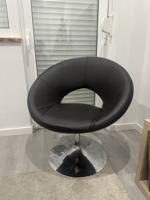 Cadeira moderna otima para sala ou escritorio