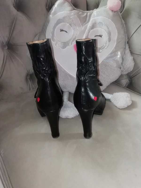 Botki Moschino r. 39
