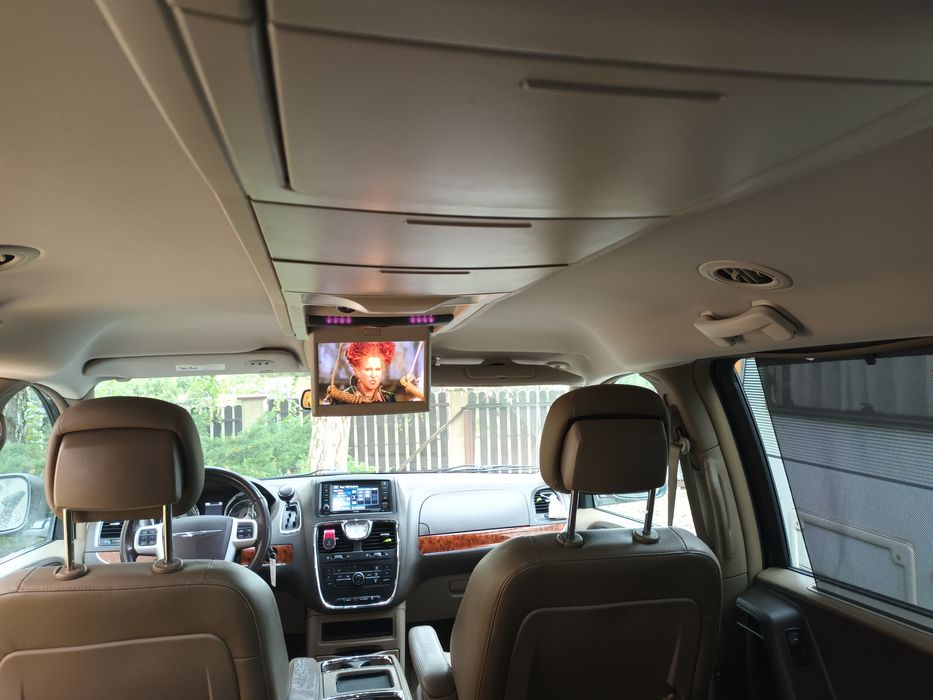 Panel dvd Chrysler Town&Country, monitor