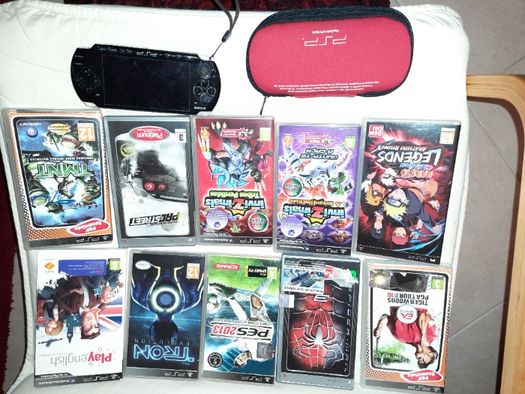 PSP com 10 jogos e bolsa de transporte