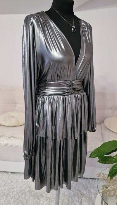 Sukienka okazyjna silver .