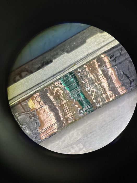 • Ремонт Apple iPhone, iPad 