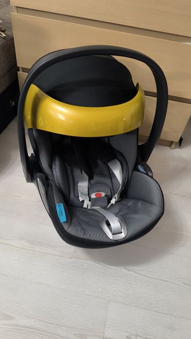 Cybex Cloud Q z bazą