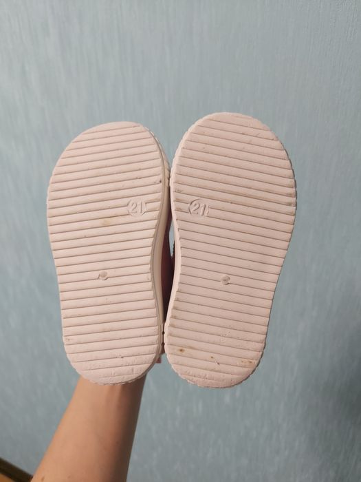 Хайтопи, кеди на дівчинку