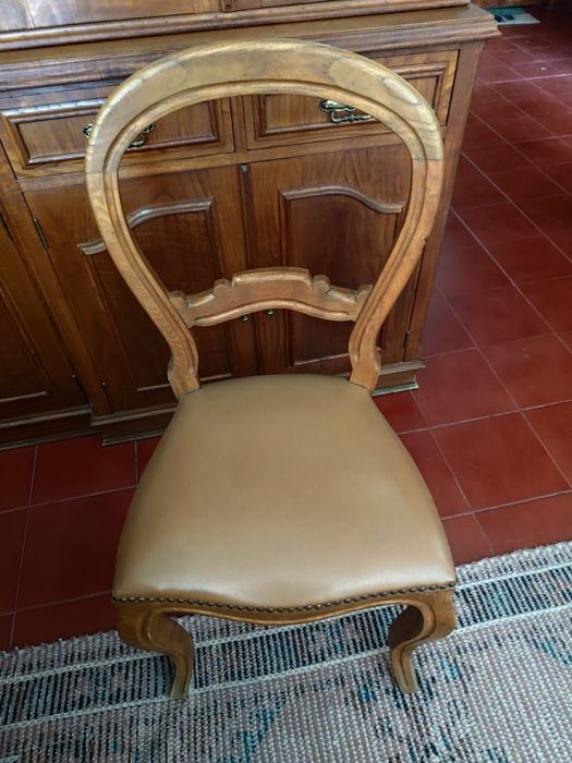 Mesa de jantar oval em madeira de Castanho, extensível + 6 cadeiras