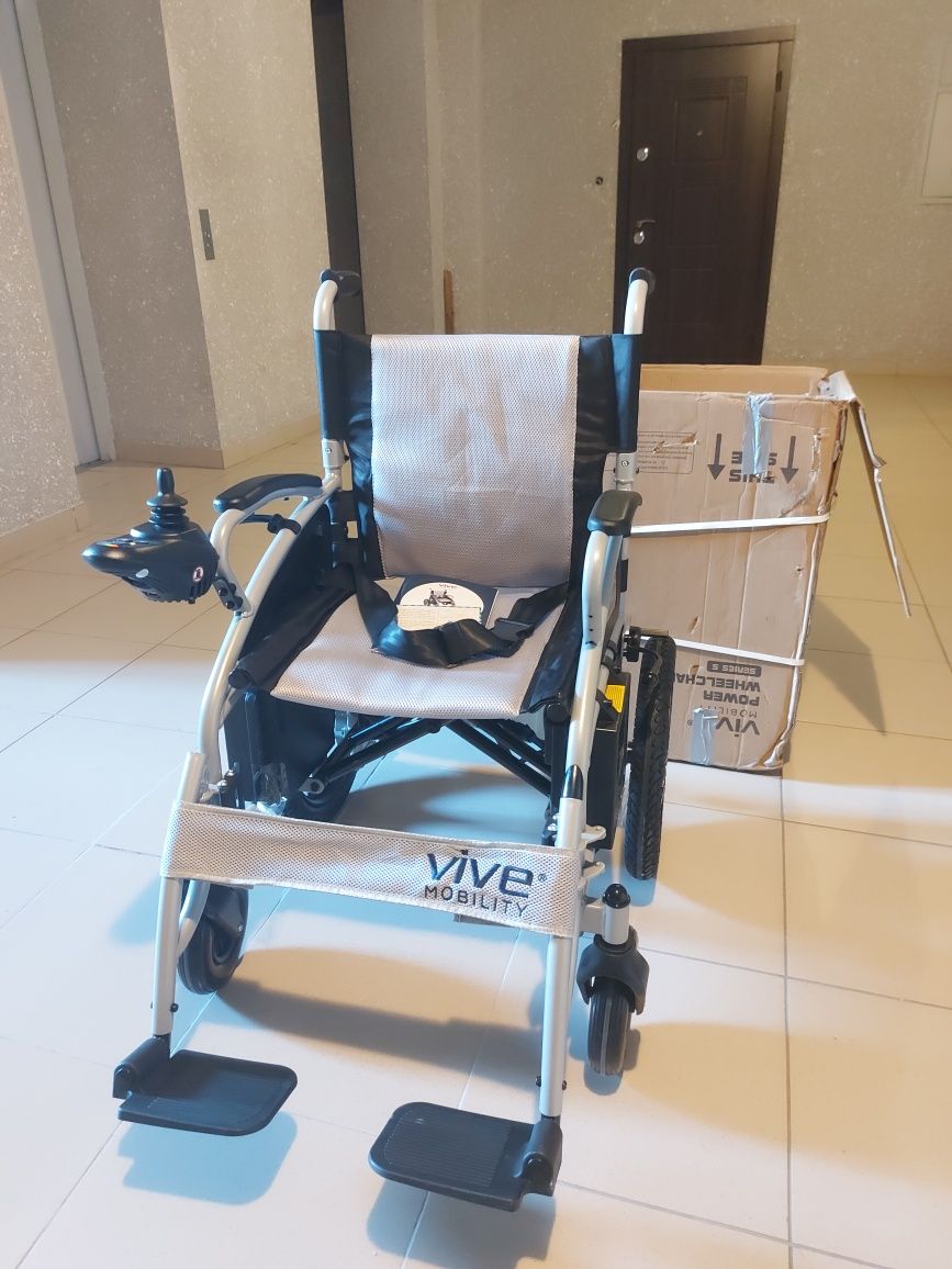 Інвалідний візок VIVE HEALHT compact power (series S)