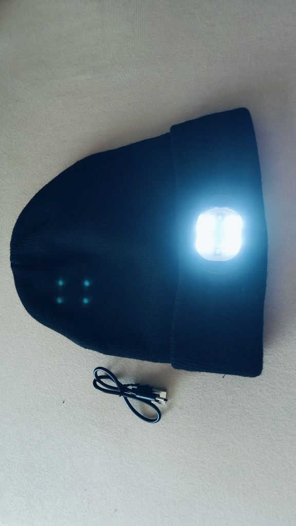Czapka bluetooth z słuchawkami i latarką