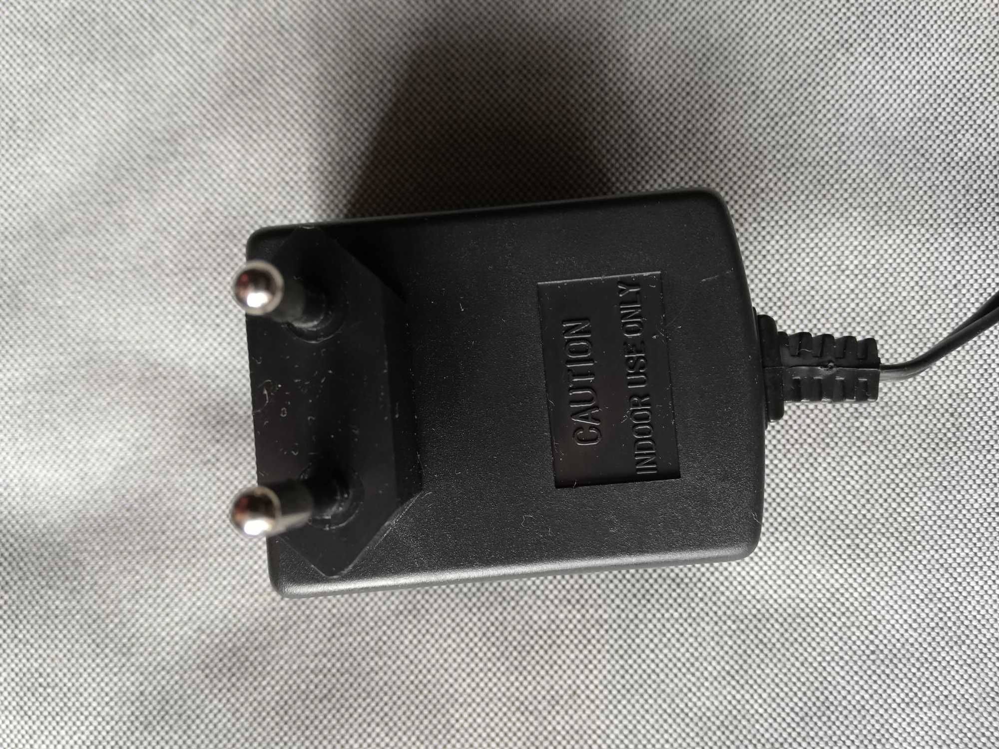 Ładowarka zasilacz 12V / 500mA - wtyk DC 5,5 / 2,5 mm