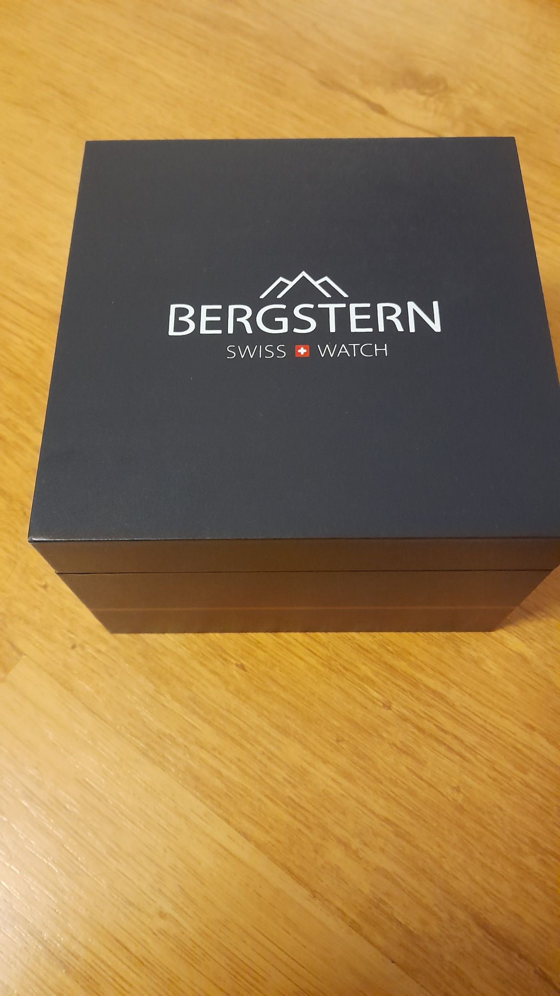 Nowy Zegarek damski Bergstern