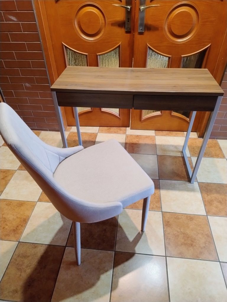 Biurko Vox plus krzeslo