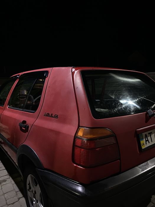 Робоча конячка Golf III терміново