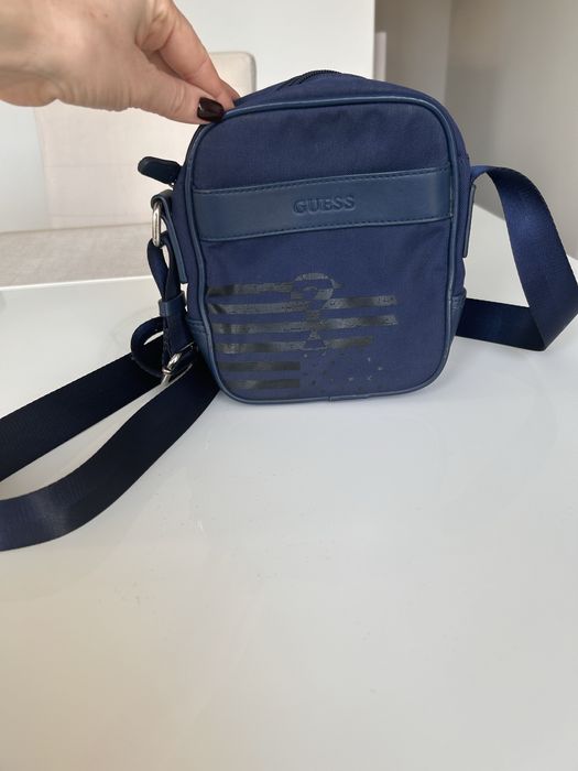 Torebka saszetka męska listonoszka Guess granatowa