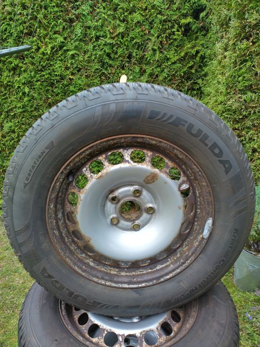 Komplet opon zimowych Fulda 215/65 R16 Tiguan/A3/ Sharan