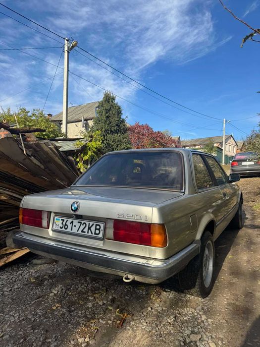 BMW 320i купе класика