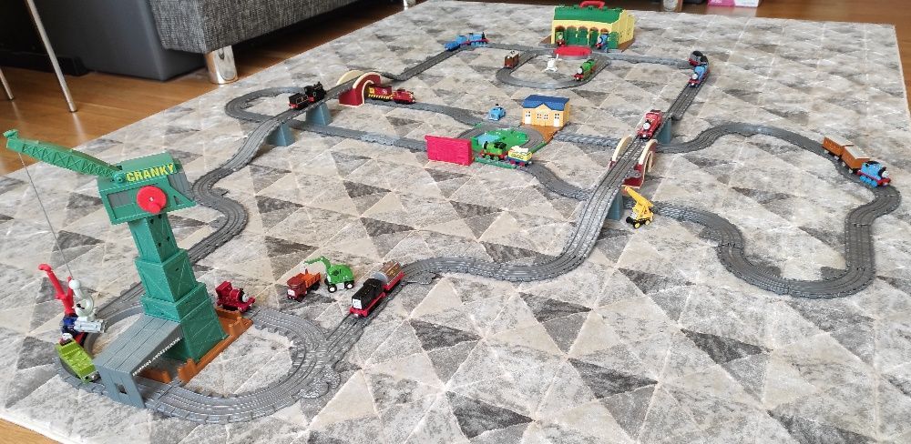 Дитяча залізниця Thomas & Friends. Потяги, рельси, станції, мости.