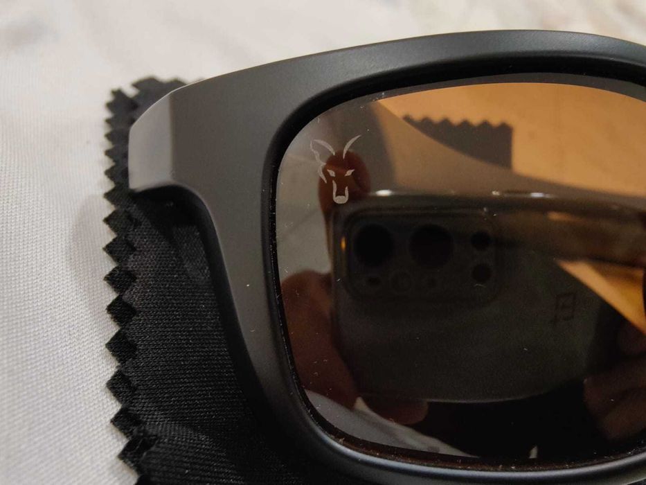 Óculos de sol novos da Fox.