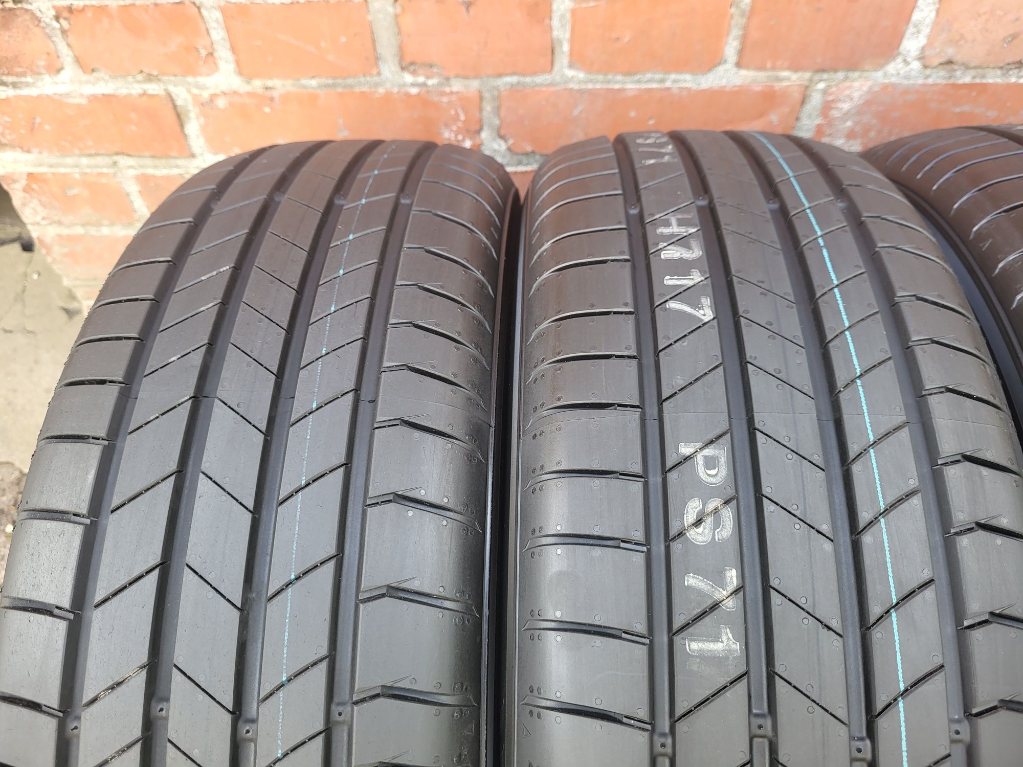215/60 R17 96H Kumho Ecsta Jak Nowe 2024