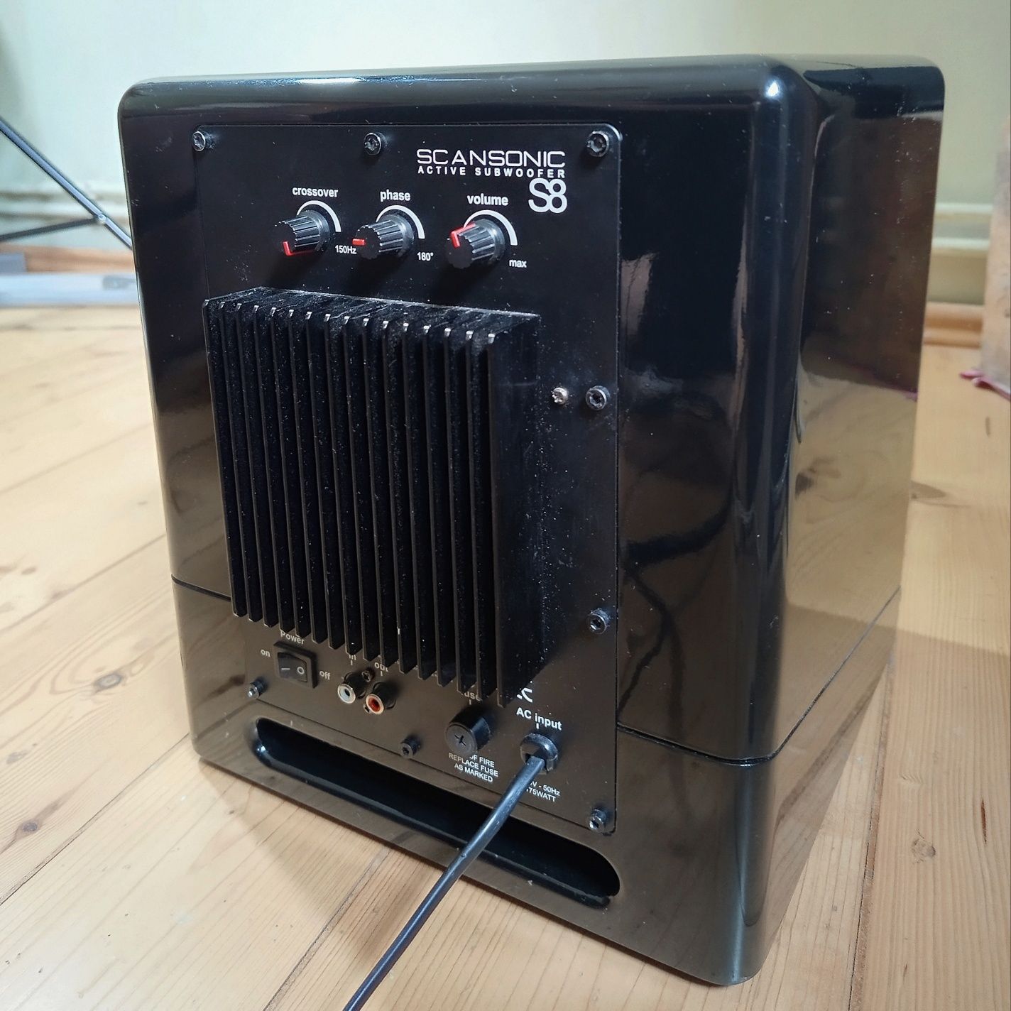 Subwoofer Scansonic S8.