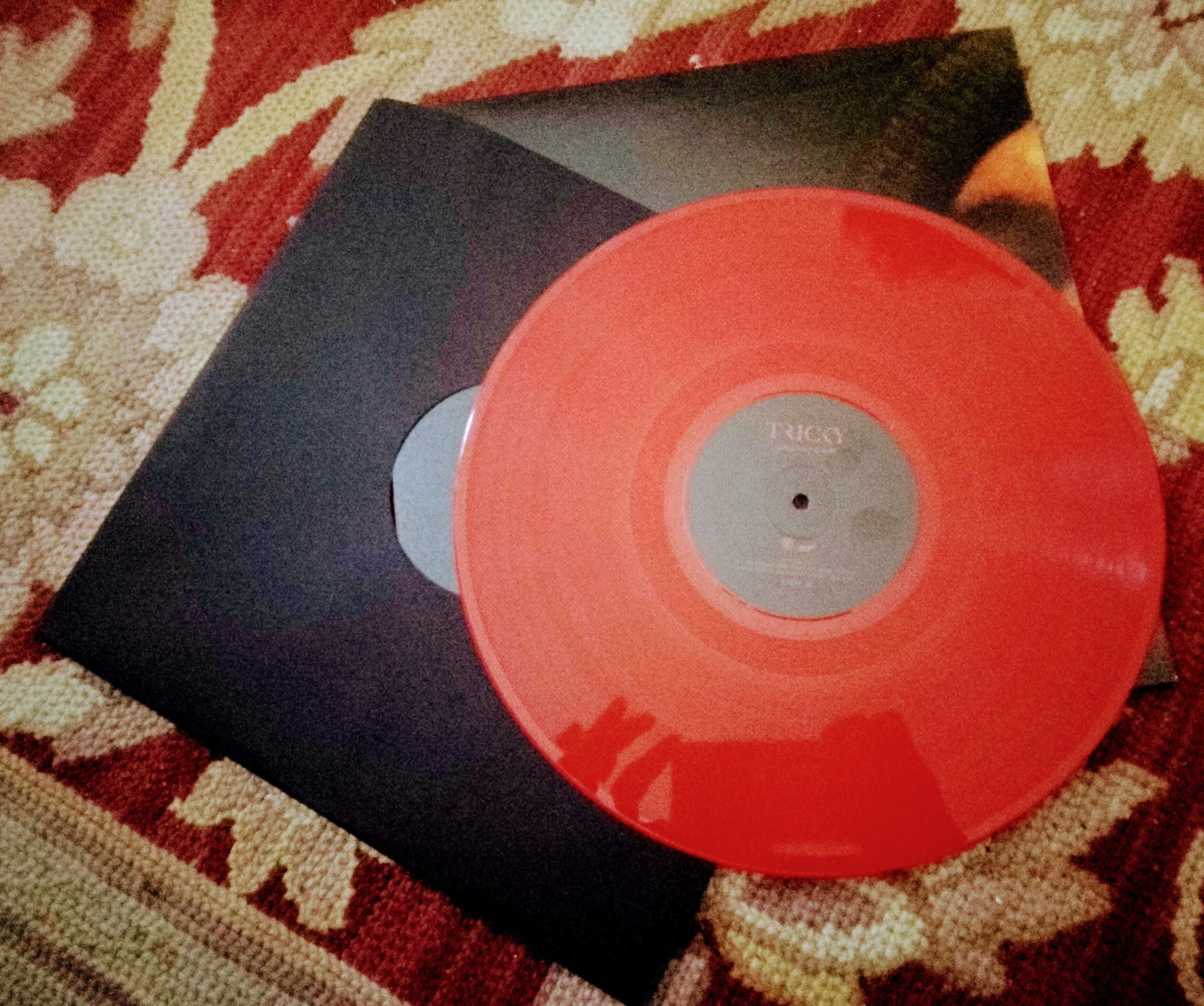 Tricky - " Ununiform " ,,, LP em vinil vermelho