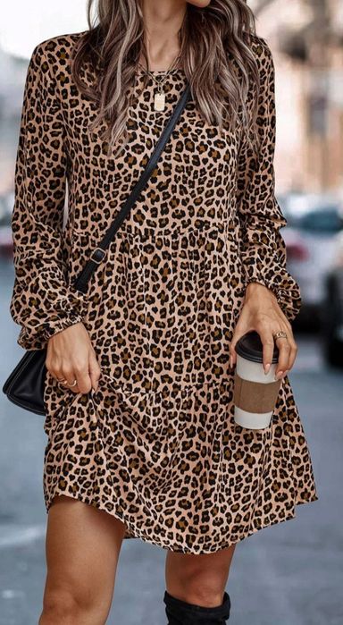 Luźna sukienka w panterke M