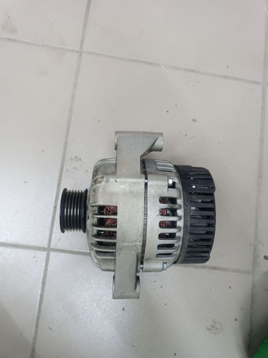 Продам генератор ваз 2110