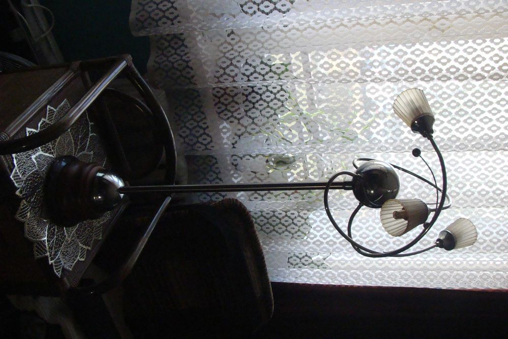 Lampa stojąca,bardzo nietypowa..jedyna w swoim rodzaju,wys.: 96cm