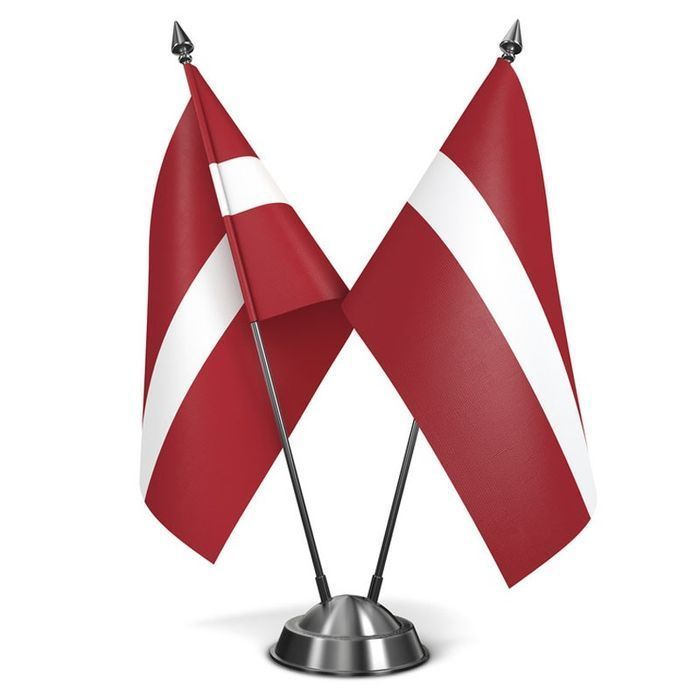 Flagietka flaga Łotwa 15 x 24 cm