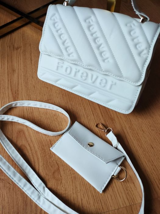 Nowa torebka elegancka ecru, kremowa listonoszka, pikowana, ekoskóra