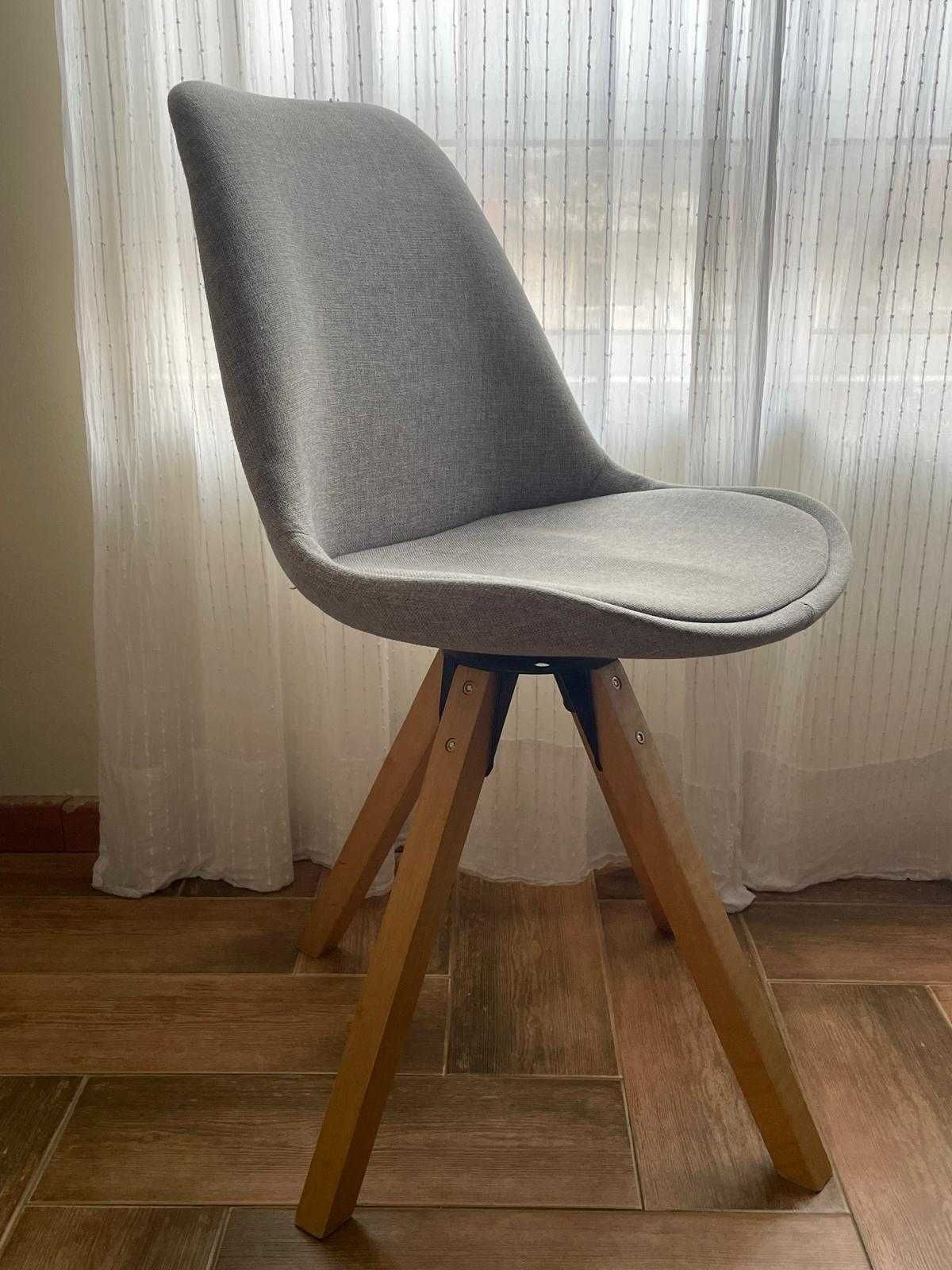 Cadeira de jantar DREJHUS