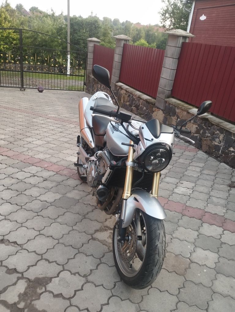 Продам Hornet 600