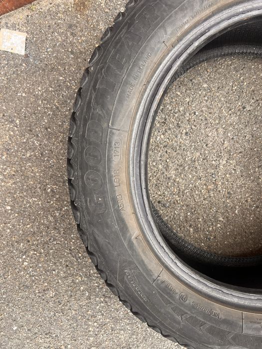 Продам резину (зима) Goodyear 195/ 60 r15
