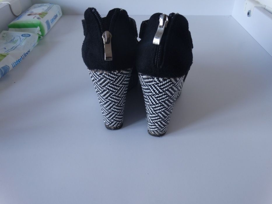 buty na koturnie, wiosenno- jesienne