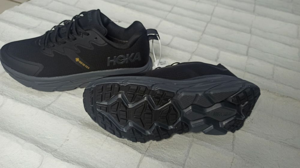 Кроссовки зимние Hoka черные gore-tex 3735-5