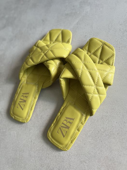 Klapki pikowane Zara