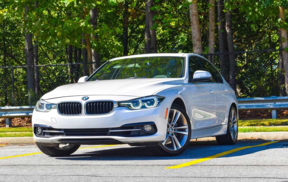 BMW 3 Series 330i      2018