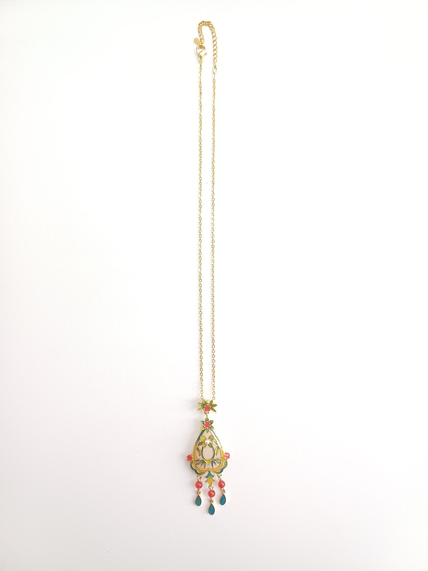 Colar de imitação de estilo clássico chinês, com fio dourado