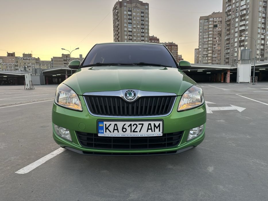 Продам Шкоду Фабію 2012 року 1.4 двигун з ГБО