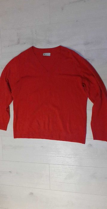 Czerwony sweter 48