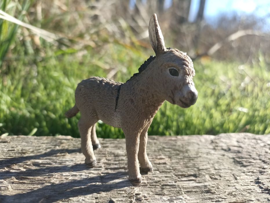 Продам фигурку ослика