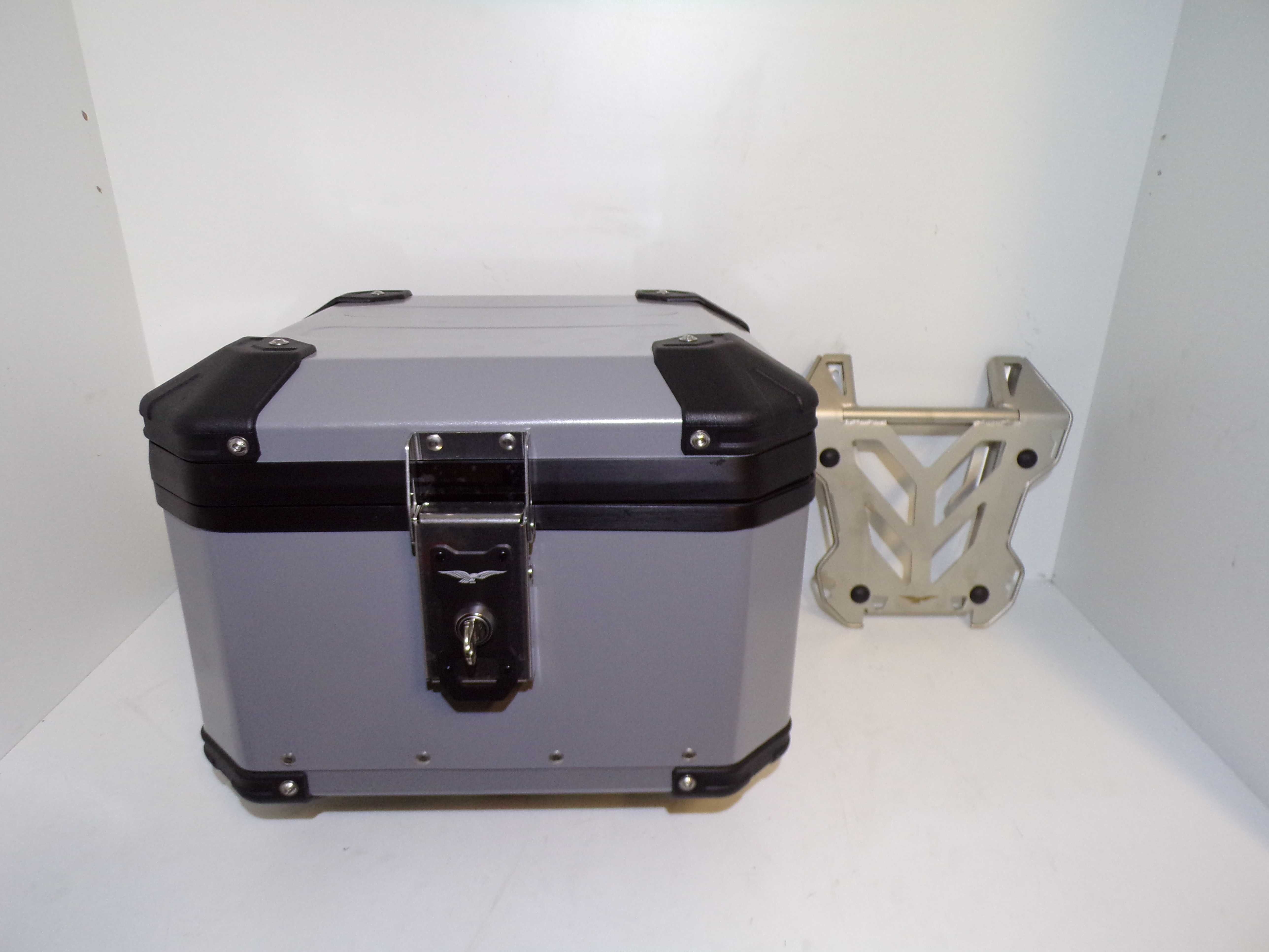 Kufer Aluminiowy Centralny płyta montaż Nowy Moto Guzzi V85 Oryginał
