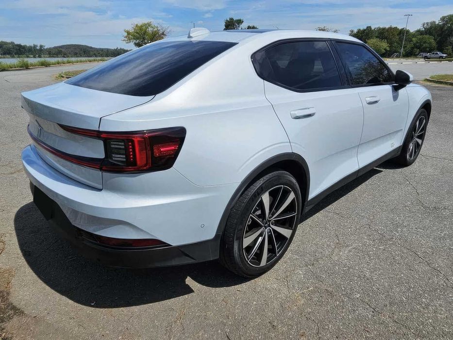 Polestar 2      2022