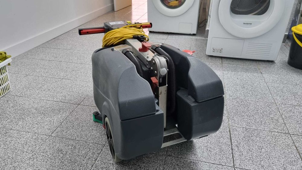 Máquina de limpar chão Numatic 1840