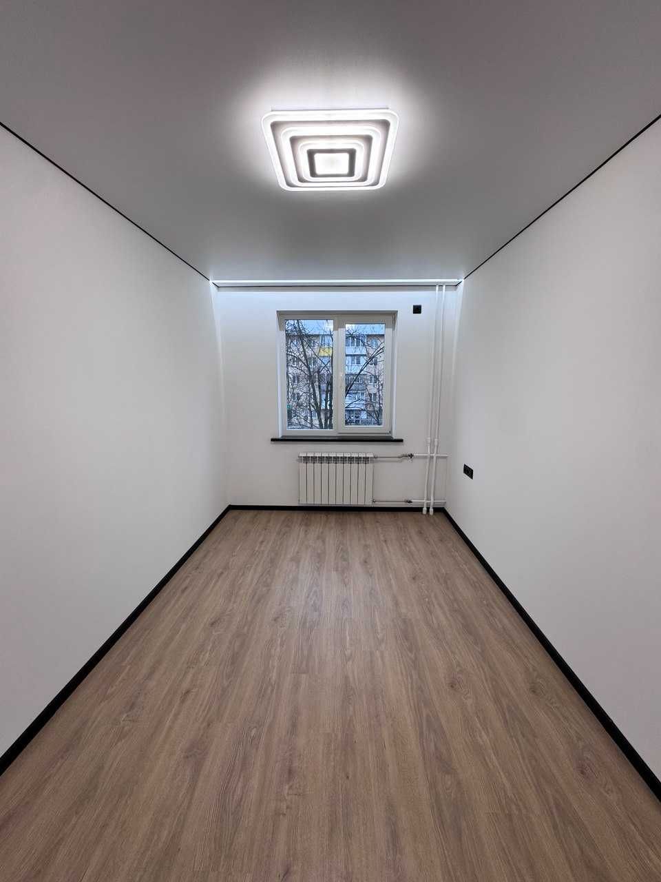 № 12348 - Продам 3-х кімнатну, в самому центрі, вул. Київська