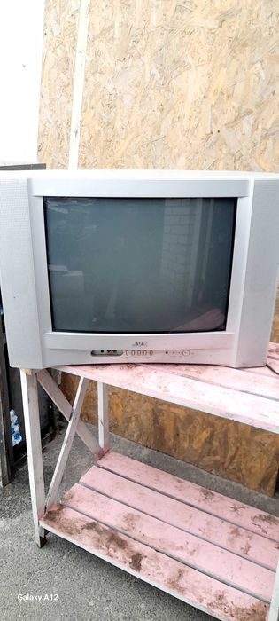 Телевізор jvc av 2111y1 вживаний рабочій пульта нема .