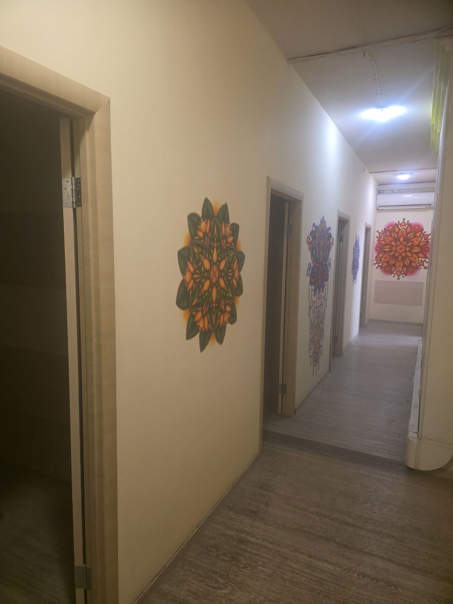Під будь-який бізнес 127 кв.м., м.Позняки пішки Драгоманова 40ж, 1 пов
