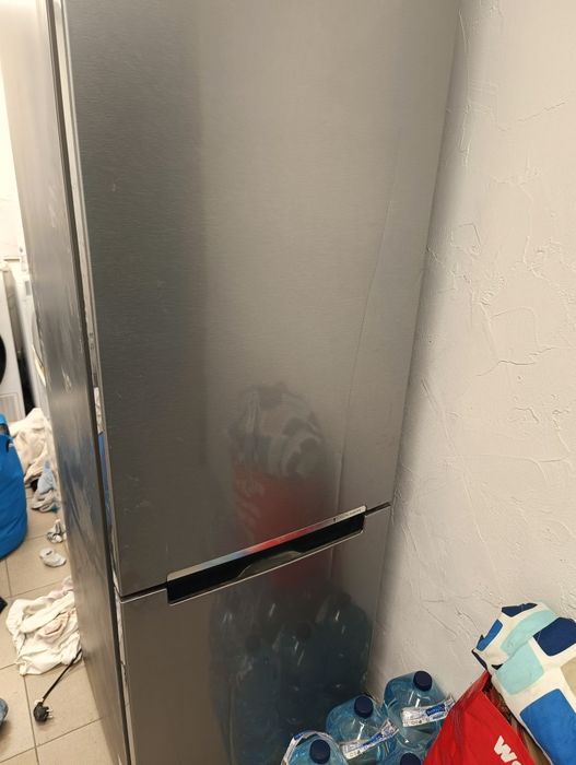 Lodówka Samsung sprawna.