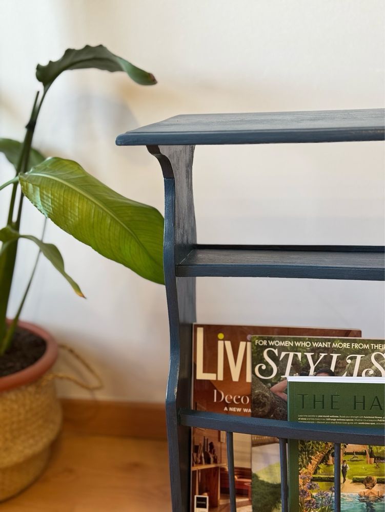 Porta-revistas ou mesa de apoio renovado madeira maciça